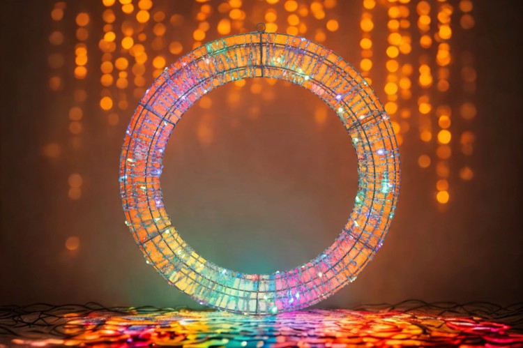 KOLOROWA OBRĘCZ WIENIEC LED RGB DEKORACJA OGRODOWA DEKORACJA WISZĄCA LED OBWARZANEK LED RGB OZDOBA CHOINKOWA LED